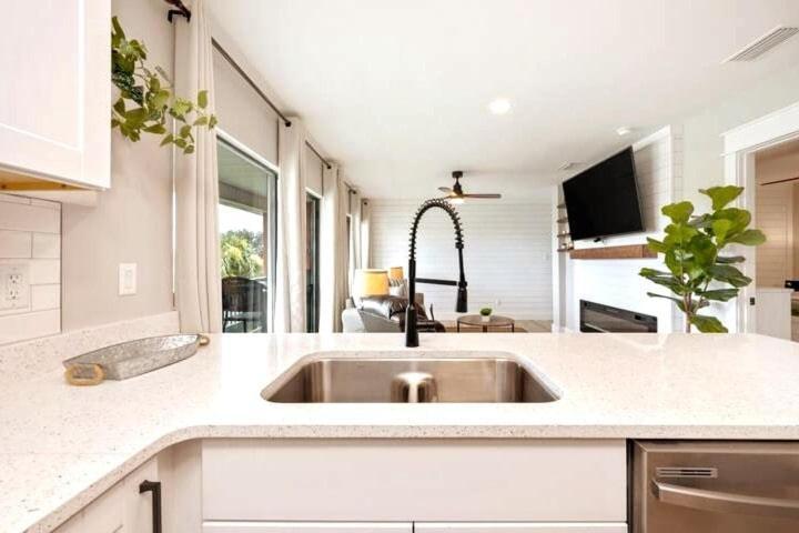 So Fire So Good 3 Comm Pools Lakeview Fireplace Destin Eksteriør billede